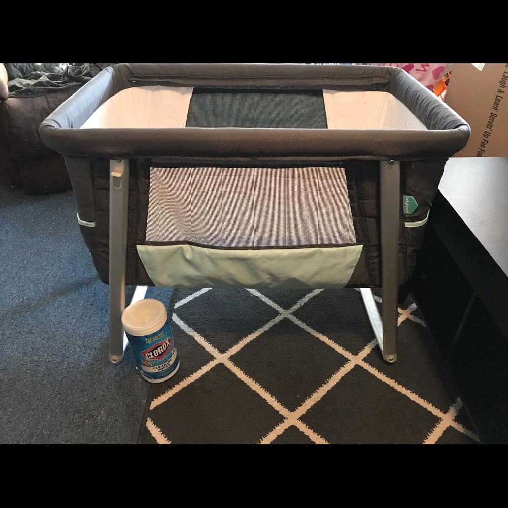 BabyHome Air Bassinet & Changing Station